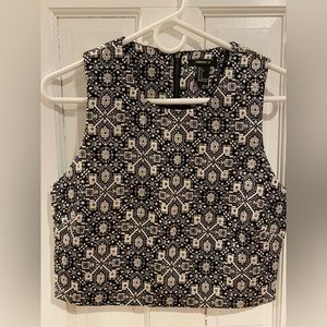 Forever 21 back and white chop top